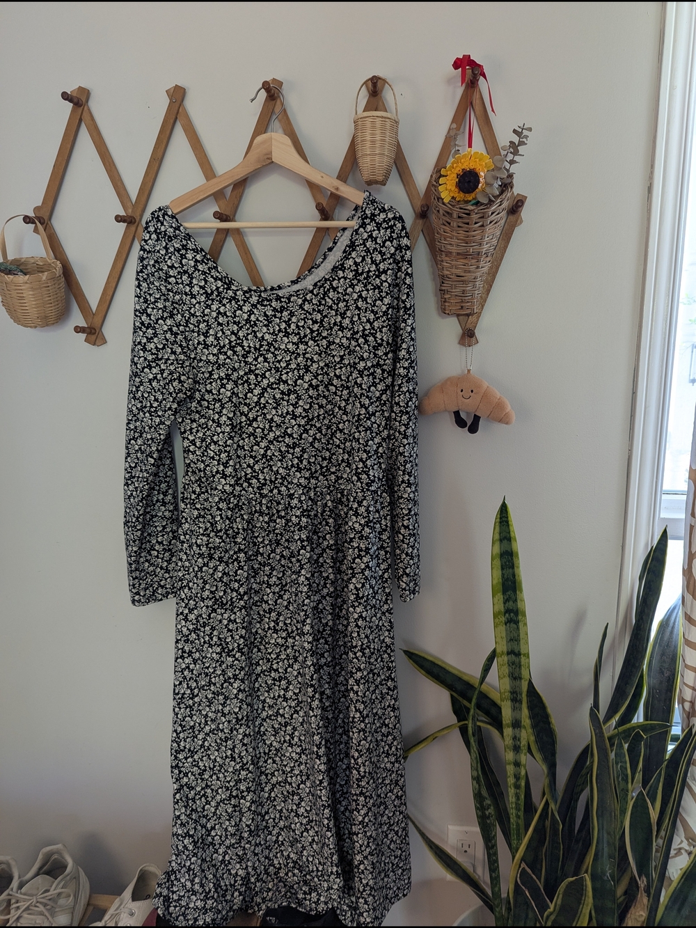 Black Floral Long Sleeve Midi Dress